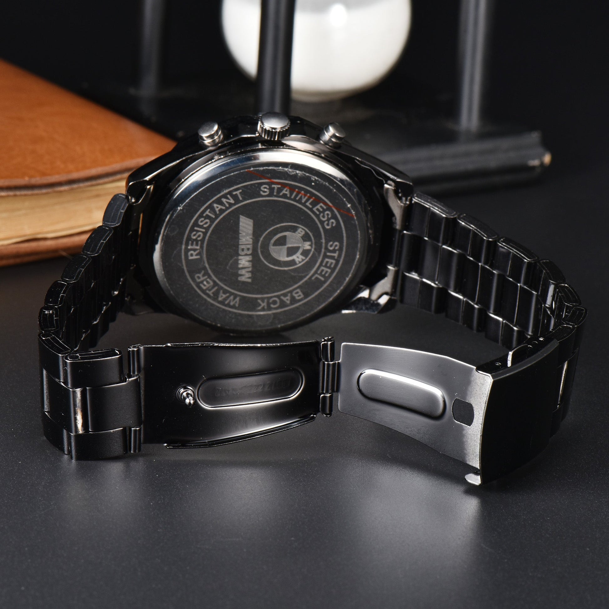 Montre Série 3 — Chronographe Sportif en Acier