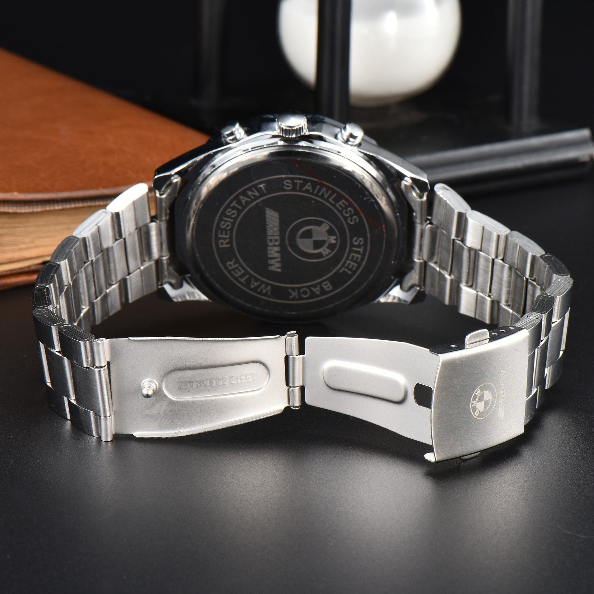 Montre Série 3 — Chronographe Sportif en Acier